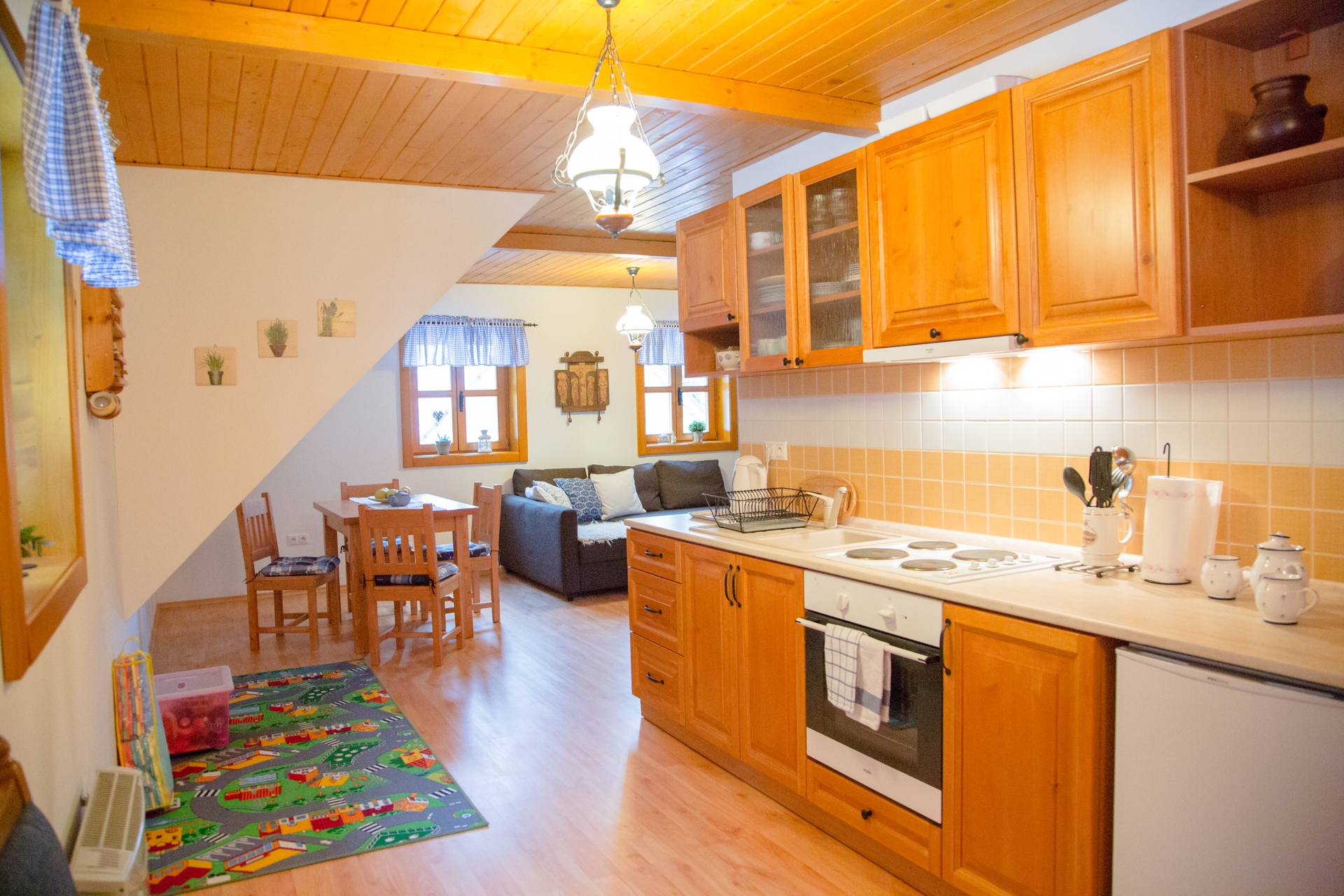 Kuchyňa vrchného apartmánu Drevenica pri Hájenke
